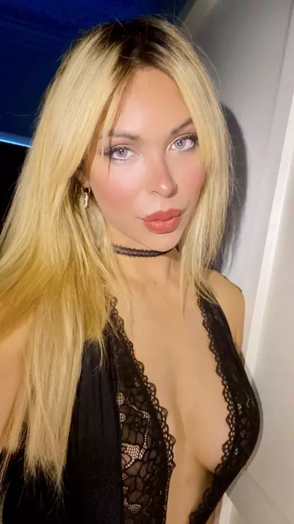 Aless Blonde, trans escort Argentina