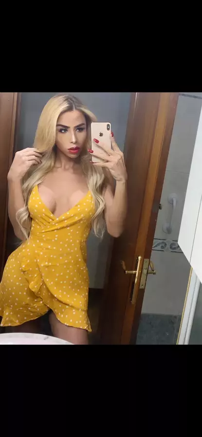Bruninha Almeida, escort trans Brazilian