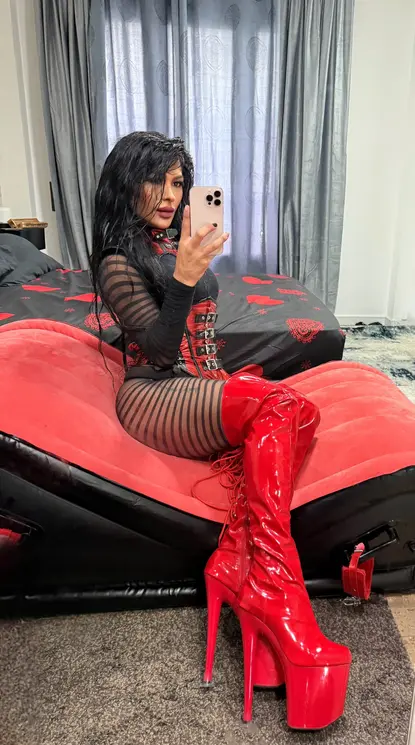 Rebbeca , shemale escort barcelona Colombian