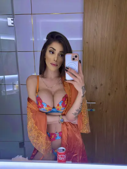 Pietra Radi, escort travesti Brasileña