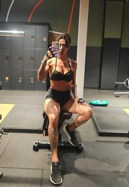 Nicolle Afrodita, Brésilienne