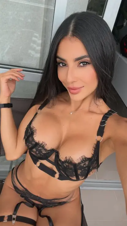 Arisha, Sagrada Familia escorts Colombian