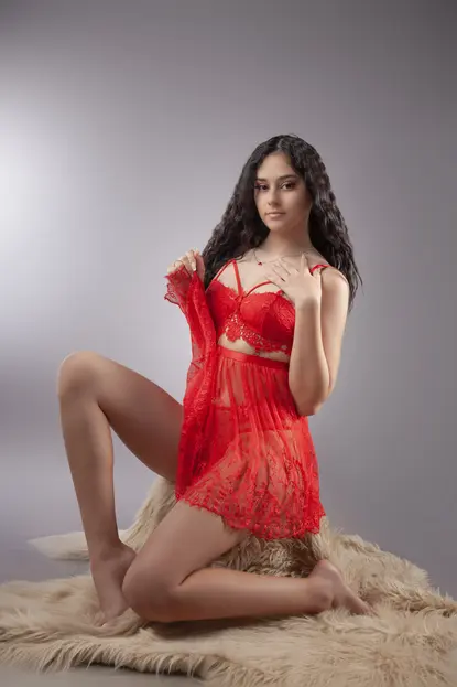 Ema, escort girl Espagnole