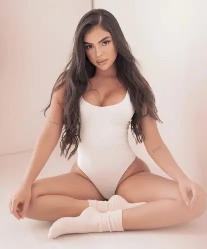 Megan Valentina, Colombiana