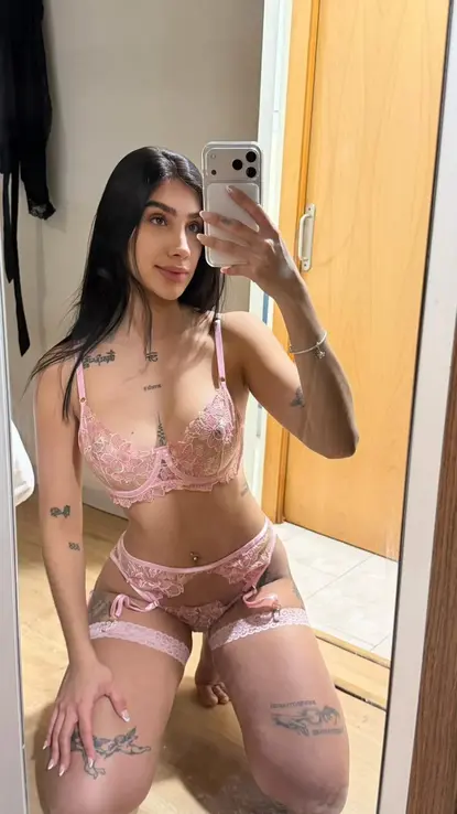 July , escorts Sagrada Familia Colombiana