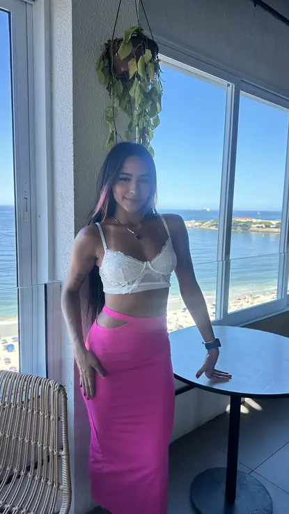 Larissa , escort barcelone Brésilienne