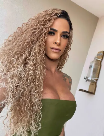 Nay Menezes, escort travesti Brasileña