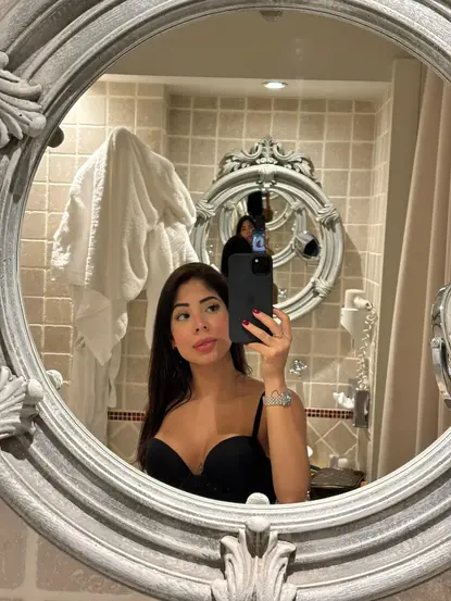 Larissa , Brasileña