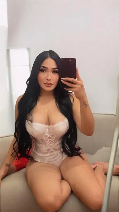 Mia, escorts barcelona Colombiana