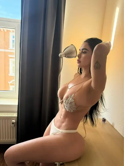 Zoe , escort en Sagrada Familia Colombiana