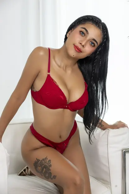 Naomi, Colombiana
